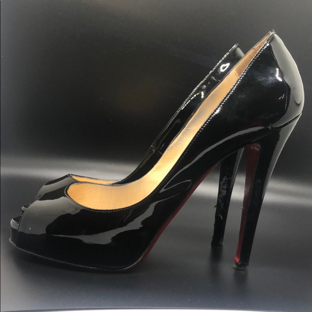 Christian Louboutin Very Prive Patent Leather
